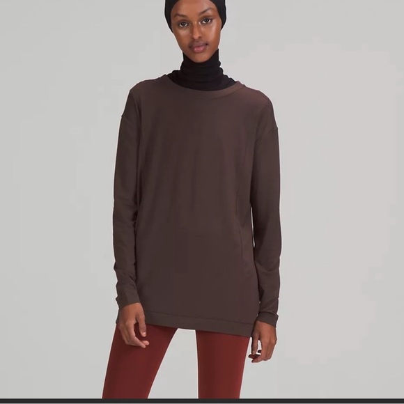 Lululemon 💋 long sleeves top - Picture 1 of 13